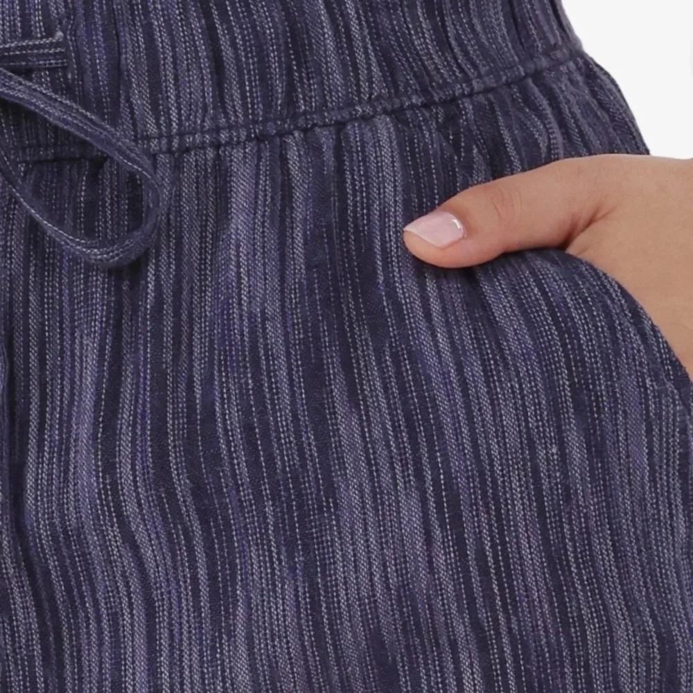 Time and Tru Linen Blend‎ Blue Pull On Women's Shorts